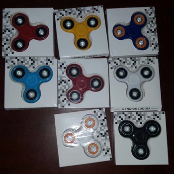 Fidget Spinners / Hand Spinners - Pakk ta' 20 biċċa - Ingrossa