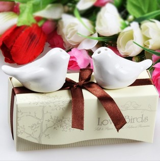 Sett tal-Melħ u l-Bżar "LOVE BIRDS" Rigal tat-Tieġ (5 pcs.)