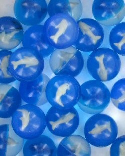 Ballun li Jgawwi tal-Gring dolfin - 4cm (24 biċċa)