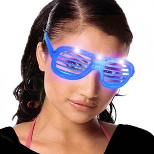 Nuċċalijiet Shutter Shades bid-Dawl LED (24 biċċa)